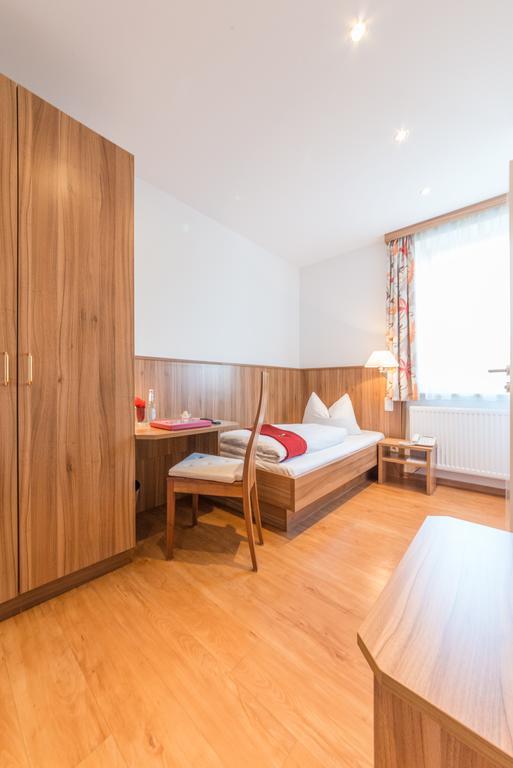 Hotel Drei Loewen Dachau Szoba fotó
