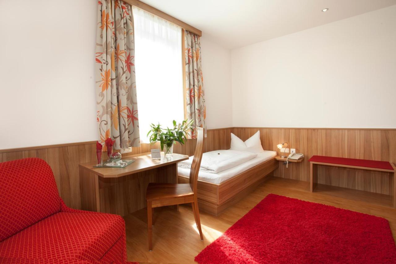 Hotel Drei Loewen Dachau Szoba fotó